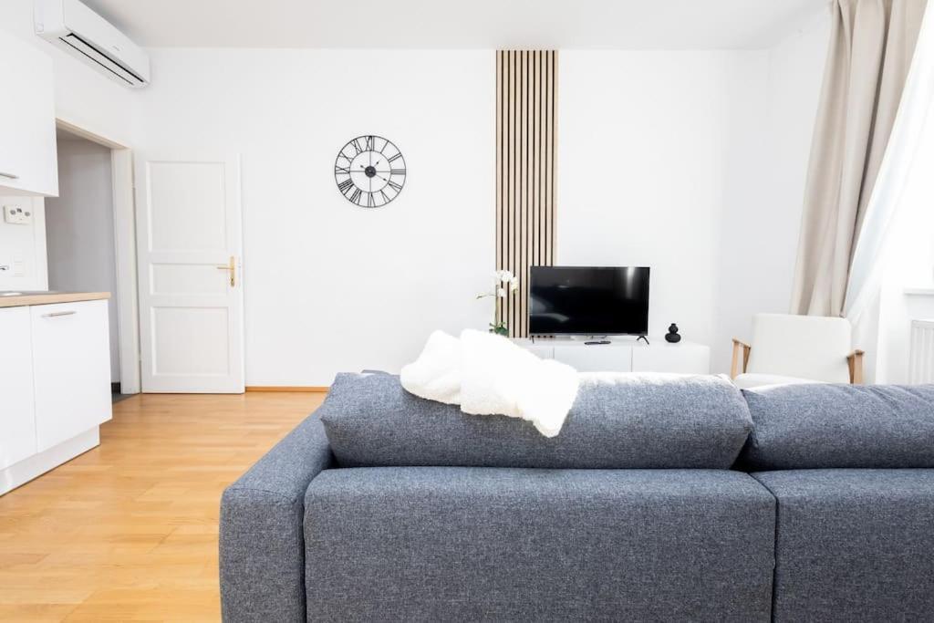 Orestaliving- 3Br On The Daube Canal/Friedensbruecke Vienna Exterior photo
